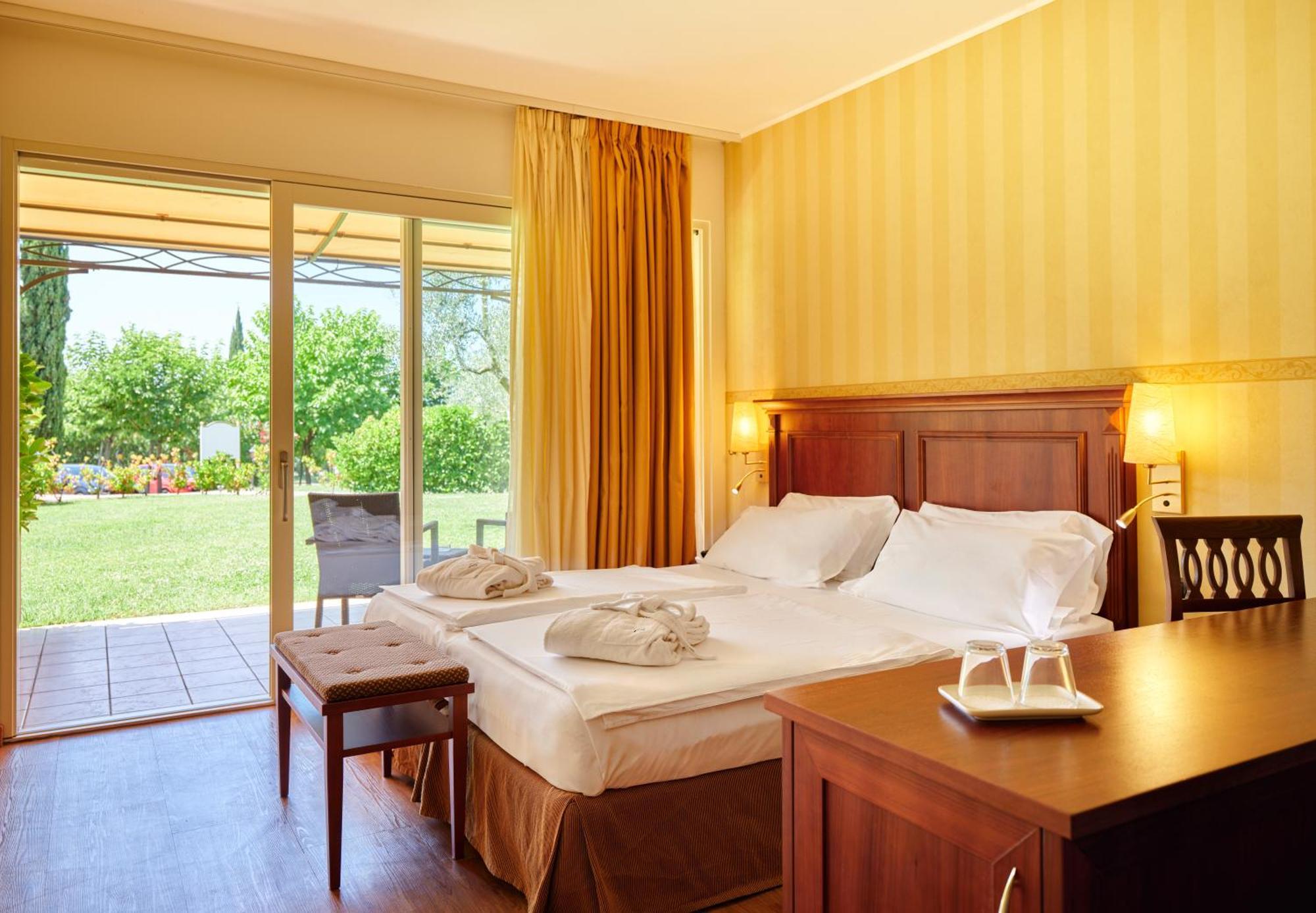 Hotel Boffenigo - The Golden Hour Costermano Exteriör bild